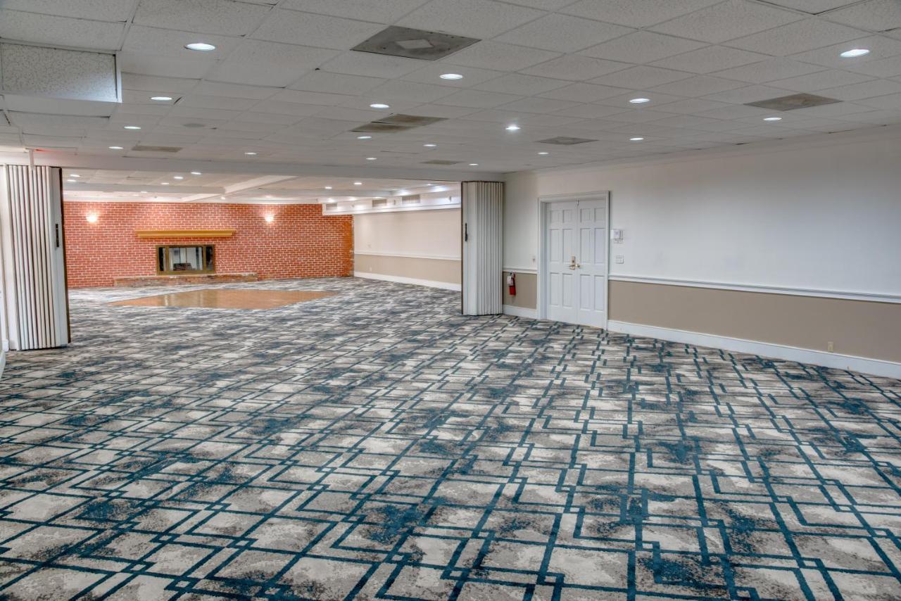 Days Inn By Wyndham St. Petersburg / Tampa Bay Area Pinellas Park Exteriör bild