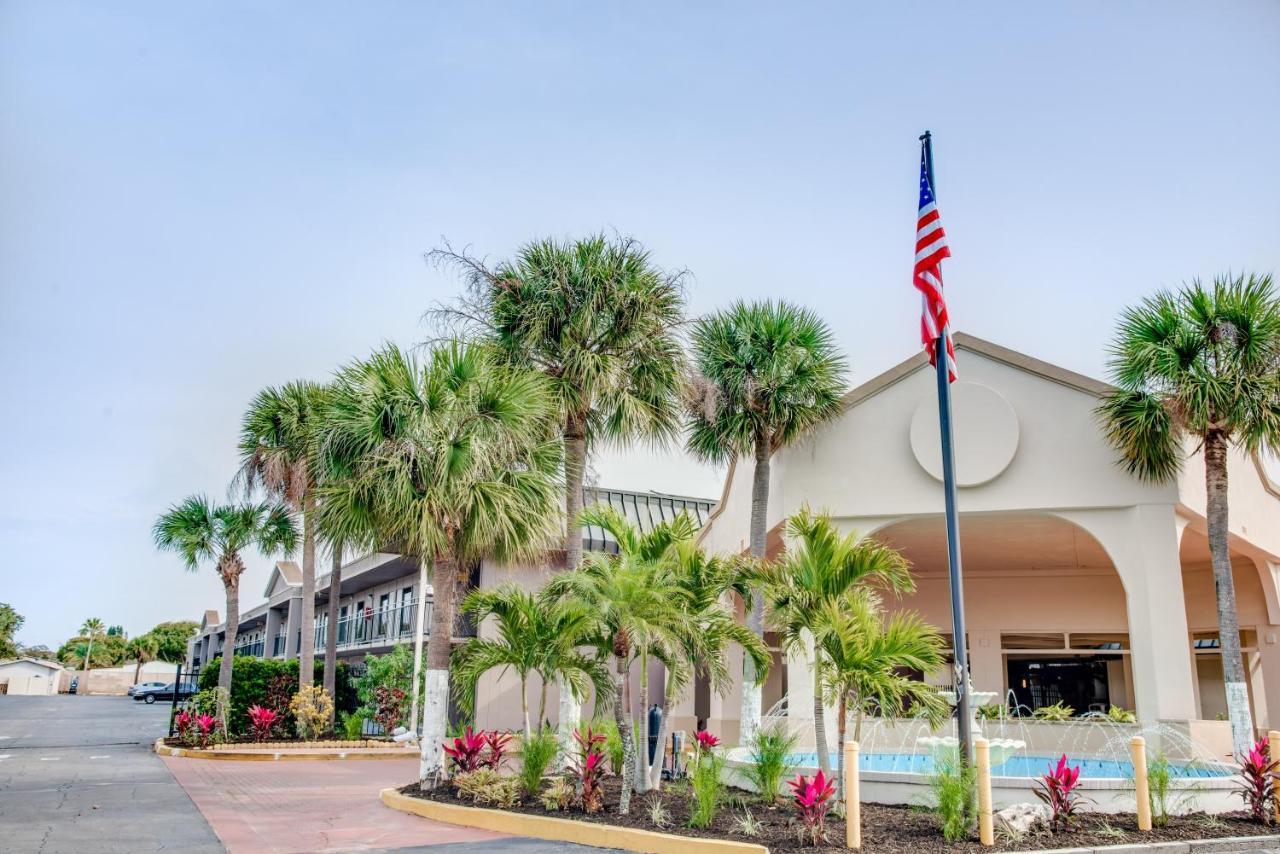 Days Inn By Wyndham St. Petersburg / Tampa Bay Area Pinellas Park Exteriör bild