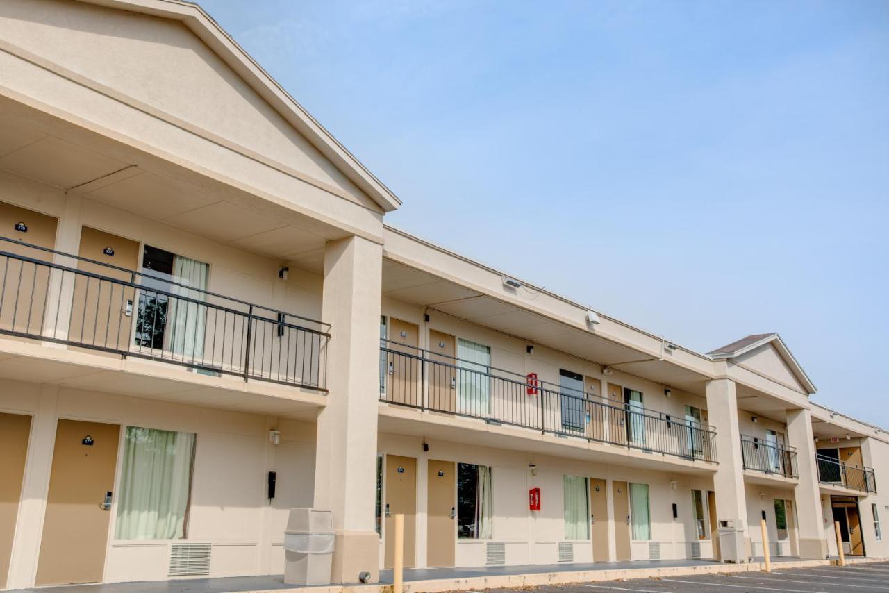 Days Inn By Wyndham St. Petersburg / Tampa Bay Area Pinellas Park Exteriör bild