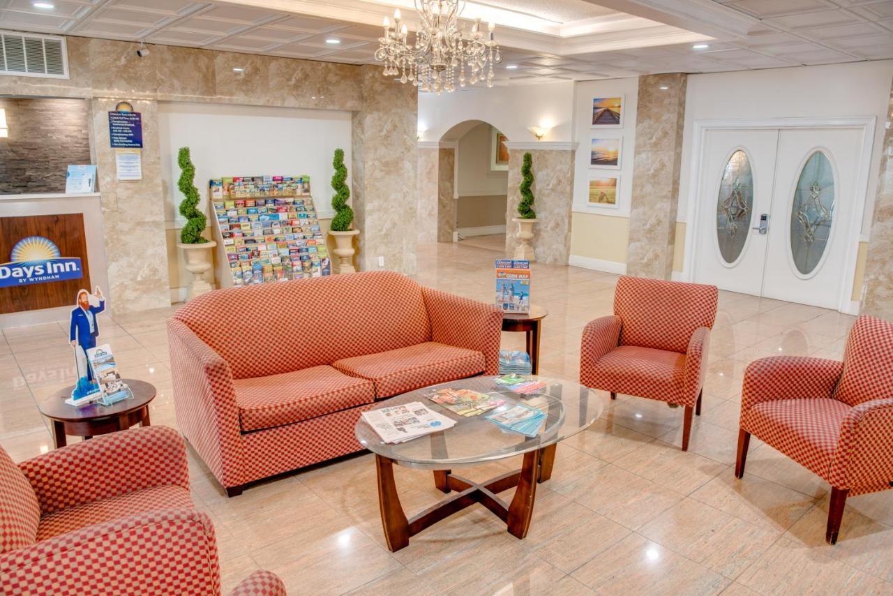 Days Inn By Wyndham St. Petersburg / Tampa Bay Area Pinellas Park Exteriör bild