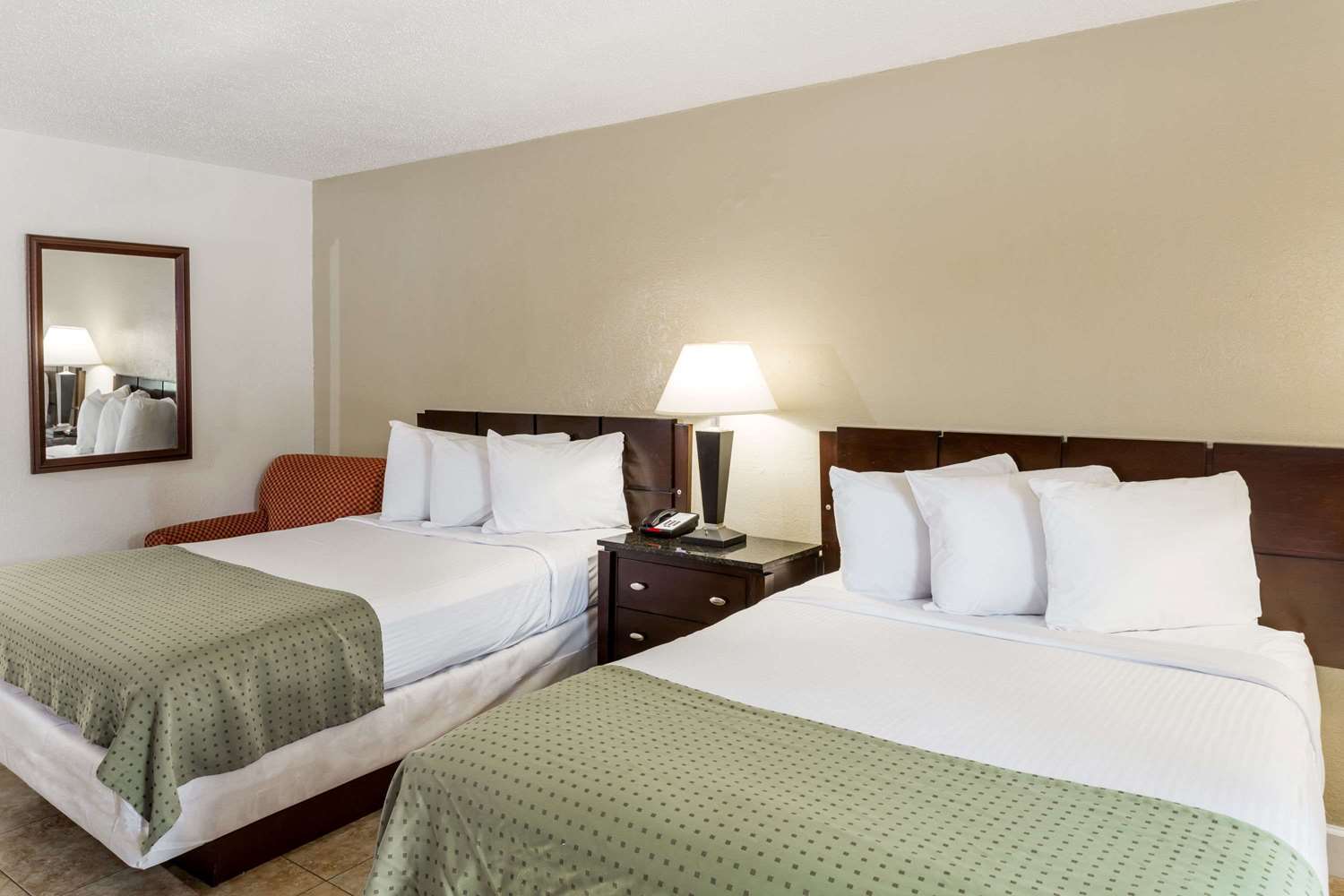 Days Inn By Wyndham St. Petersburg / Tampa Bay Area Pinellas Park Exteriör bild